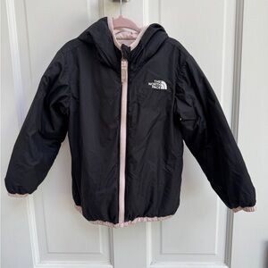 The North Face 3T Girls Black & Pink 550 Down Reversible Puffer Jacket